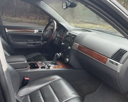 Чорний Фольксваген Туарег, об'ємом двигуна 2.5 л та пробігом 351 тис. км за 10000 $, фото 6 на Automoto.ua