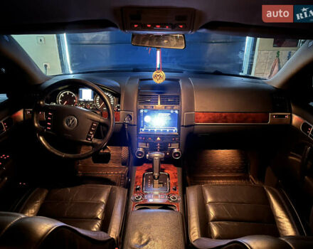 Чорний Фольксваген Туарег, об'ємом двигуна 3 л та пробігом 230 тис. км за 14000 $, фото 39 на Automoto.ua