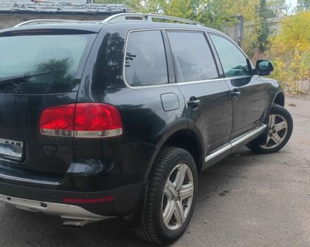 Черный Фольксваген Туарег, объемом двигателя 5 л и пробегом 207 тыс. км за 5500 $, фото 2 на Automoto.ua