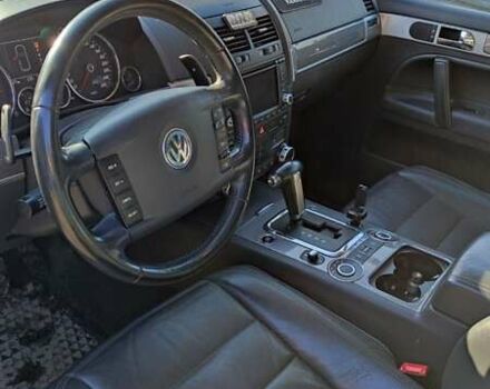 Чорний Фольксваген Туарег, об'ємом двигуна 3 л та пробігом 365 тис. км за 10700 $, фото 18 на Automoto.ua