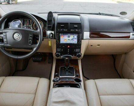 Чорний Фольксваген Туарег, об'ємом двигуна 3 л та пробігом 223 тис. км за 3384 $, фото 2 на Automoto.ua