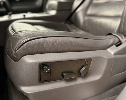 Черный Фольксваген Туарег, объемом двигателя 4.9 л и пробегом 340 тыс. км за 6900 $, фото 53 на Automoto.ua