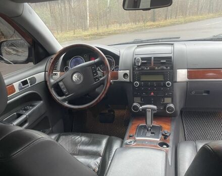 Чорний Фольксваген Туарег, об'ємом двигуна 2.5 л та пробігом 351 тис. км за 10000 $, фото 9 на Automoto.ua