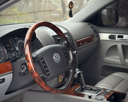 Чорний Фольксваген Туарег, об'ємом двигуна 3.2 л та пробігом 250 тис. км за 7500 $, фото 7 на Automoto.ua