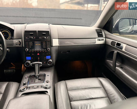 Черный Фольксваген Туарег, объемом двигателя 4.9 л и пробегом 340 тыс. км за 6900 $, фото 67 на Automoto.ua