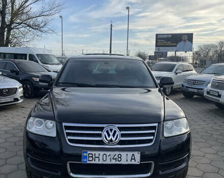 Черный Фольксваген Туарег, объемом двигателя 4.92 л и пробегом 350 тыс. км за 6500 $, фото 1 на Automoto.ua