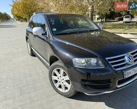 Черный Фольксваген Туарег, объемом двигателя 3 л и пробегом 340 тыс. км за 7500 $, фото 4 на Automoto.ua