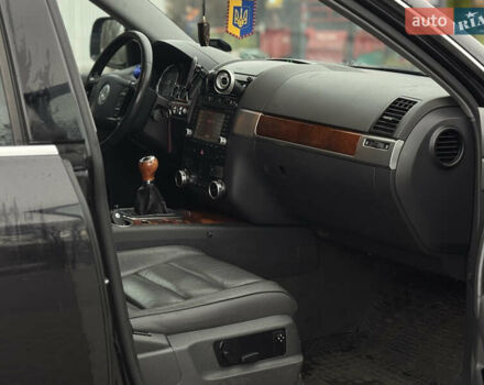 Черный Фольксваген Туарег, объемом двигателя 2.97 л и пробегом 421 тыс. км за 8000 $, фото 16 на Automoto.ua