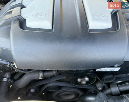 Черный Фольксваген Туарег, объемом двигателя 3 л и пробегом 340 тыс. км за 7500 $, фото 25 на Automoto.ua