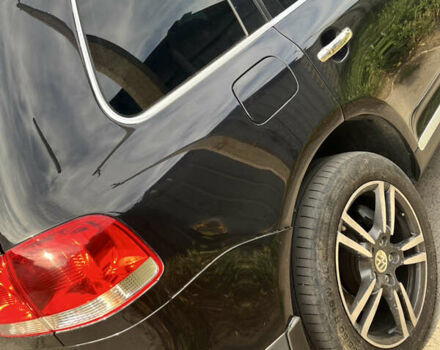 Чорний Фольксваген Туарег, об'ємом двигуна 3 л та пробігом 230 тис. км за 14000 $, фото 16 на Automoto.ua