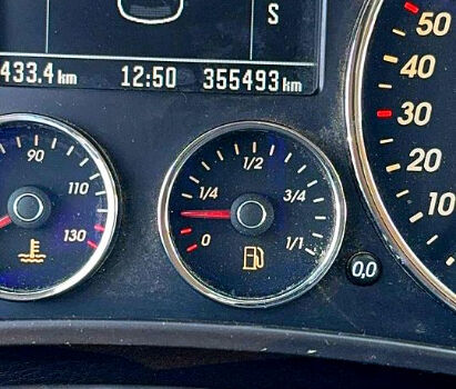 Черный Фольксваген Туарег, объемом двигателя 3 л и пробегом 357 тыс. км за 7440 $, фото 11 на Automoto.ua