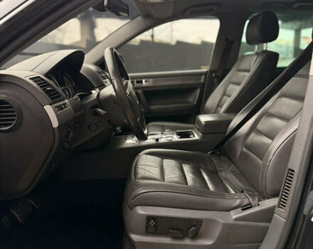 Черный Фольксваген Туарег, объемом двигателя 4.9 л и пробегом 340 тыс. км за 6900 $, фото 50 на Automoto.ua