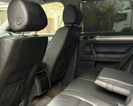 Чорний Фольксваген Туарег, об'ємом двигуна 5 л та пробігом 300 тис. км за 4700 $, фото 18 на Automoto.ua