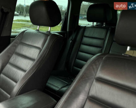 Черный Фольксваген Туарег, объемом двигателя 2.97 л и пробегом 421 тыс. км за 8000 $, фото 6 на Automoto.ua