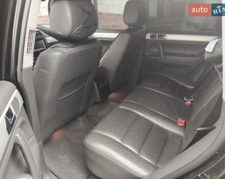 Чорний Фольксваген Туарег, об'ємом двигуна 3 л та пробігом 318 тис. км за 9200 $, фото 17 на Automoto.ua