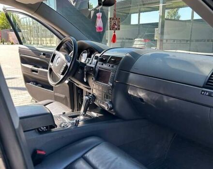 Чорний Фольксваген Туарег, об'ємом двигуна 3 л та пробігом 247 тис. км за 10200 $, фото 4 на Automoto.ua