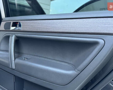 Чорний Фольксваген Туарег, об'ємом двигуна 2.5 л та пробігом 176 тис. км за 9950 $, фото 61 на Automoto.ua