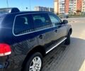 Черный Фольксваген Туарег, объемом двигателя 3 л и пробегом 250 тыс. км за 10700 $, фото 1 на Automoto.ua