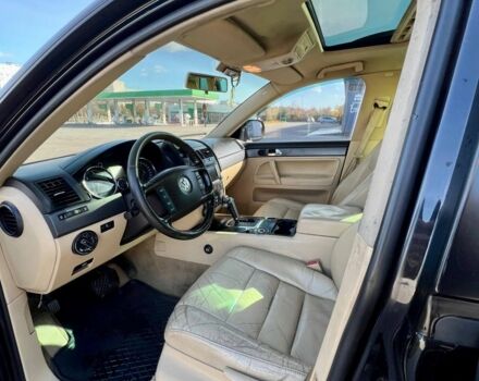 Черный Фольксваген Туарег, объемом двигателя 3 л и пробегом 295 тыс. км за 6900 $, фото 9 на Automoto.ua