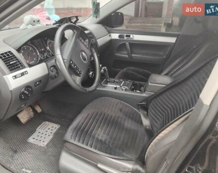 Чорний Фольксваген Туарег, об'ємом двигуна 3 л та пробігом 318 тис. км за 9200 $, фото 15 на Automoto.ua