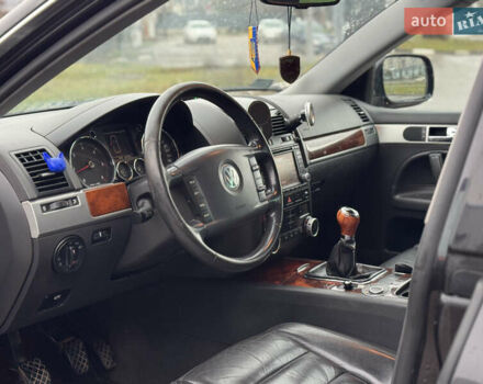 Черный Фольксваген Туарег, объемом двигателя 2.97 л и пробегом 421 тыс. км за 8000 $, фото 11 на Automoto.ua