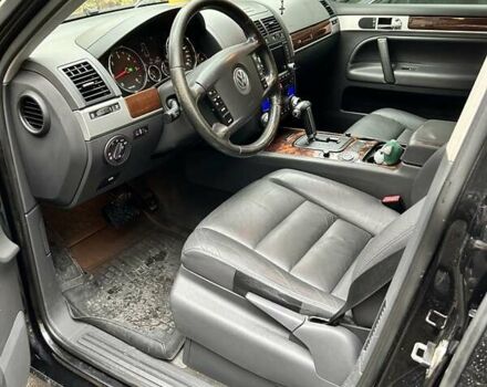 Черный Фольксваген Туарег, объемом двигателя 3 л и пробегом 330 тыс. км за 6800 $, фото 3 на Automoto.ua