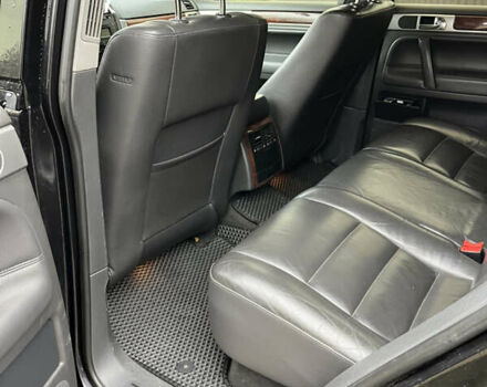 Черный Фольксваген Туарег, объемом двигателя 2.97 л и пробегом 301 тыс. км за 8950 $, фото 12 на Automoto.ua