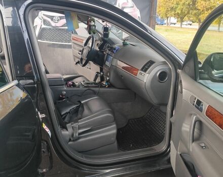 Чорний Фольксваген Туарег, об'ємом двигуна 2.5 л та пробігом 300 тис. км за 5500 $, фото 6 на Automoto.ua