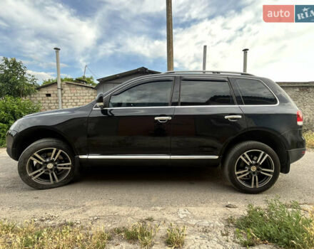 Чорний Фольксваген Туарег, об'ємом двигуна 3 л та пробігом 230 тис. км за 14000 $, фото 4 на Automoto.ua