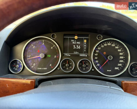 Черный Фольксваген Туарег, объемом двигателя 3 л и пробегом 340 тыс. км за 7500 $, фото 32 на Automoto.ua