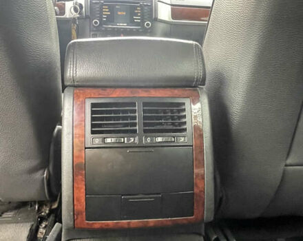 Черный Фольксваген Туарег, объемом двигателя 2.46 л и пробегом 330 тыс. км за 10500 $, фото 16 на Automoto.ua