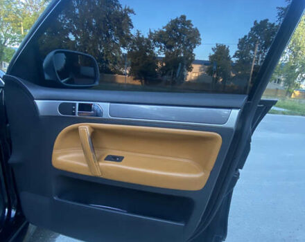 Черный Фольксваген Туарег, объемом двигателя 3 л и пробегом 340 тыс. км за 11000 $, фото 28 на Automoto.ua