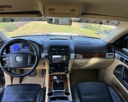 Черный Фольксваген Туарег, объемом двигателя 2.5 л и пробегом 253 тыс. км за 9100 $, фото 6 на Automoto.ua