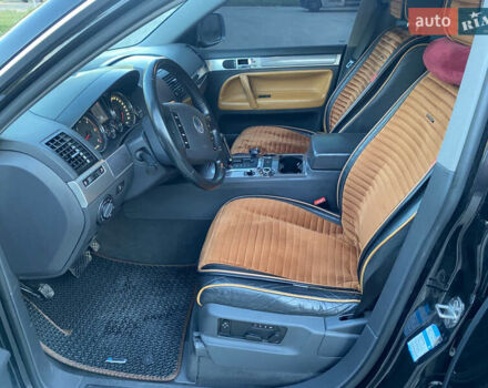 Черный Фольксваген Туарег, объемом двигателя 3 л и пробегом 340 тыс. км за 11000 $, фото 12 на Automoto.ua