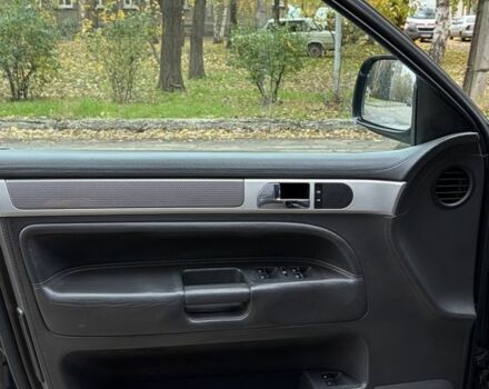 Чорний Фольксваген Туарег, об'ємом двигуна 5 л та пробігом 300 тис. км за 4700 $, фото 8 на Automoto.ua