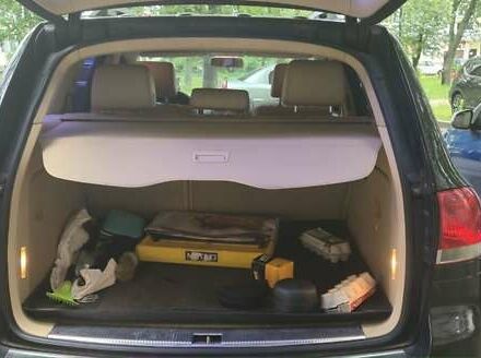 Черный Фольксваген Туарег, объемом двигателя 3.2 л и пробегом 360 тыс. км за 9500 $, фото 3 на Automoto.ua