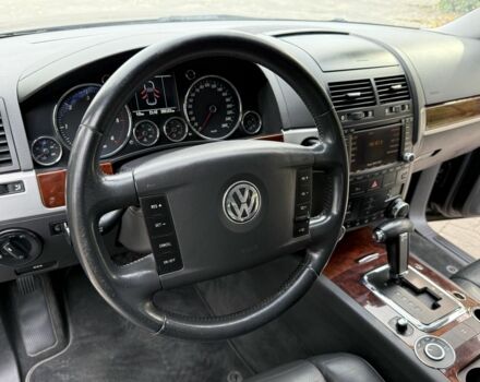 Черный Фольксваген Туарег, объемом двигателя 2.5 л и пробегом 285 тыс. км за 6250 $, фото 12 на Automoto.ua