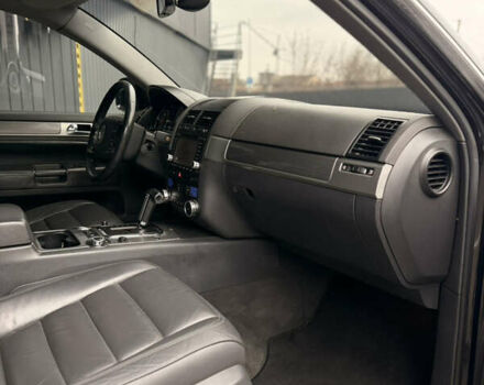 Черный Фольксваген Туарег, объемом двигателя 4.9 л и пробегом 340 тыс. км за 6900 $, фото 70 на Automoto.ua