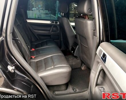 Чорний Фольксваген Туарег, об'ємом двигуна 3 л та пробігом 307 тис. км за 9350 $, фото 13 на Automoto.ua