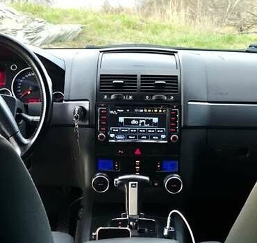 Черный Фольксваген Туарег, объемом двигателя 2.97 л и пробегом 343 тыс. км за 10000 $, фото 12 на Automoto.ua