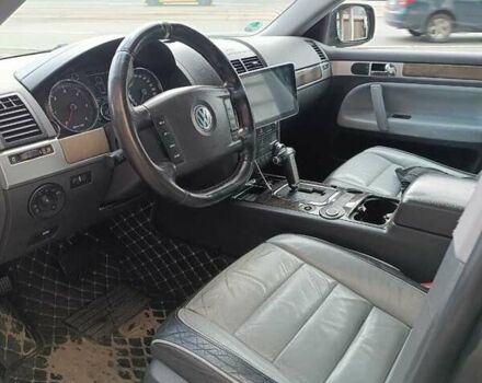 Чорний Фольксваген Туарег, об'ємом двигуна 2.97 л та пробігом 299 тис. км за 6000 $, фото 5 на Automoto.ua