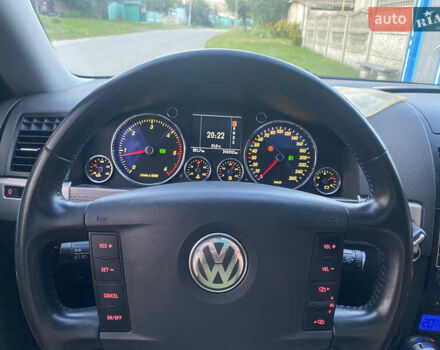 Черный Фольксваген Туарег, объемом двигателя 3 л и пробегом 340 тыс. км за 11000 $, фото 34 на Automoto.ua