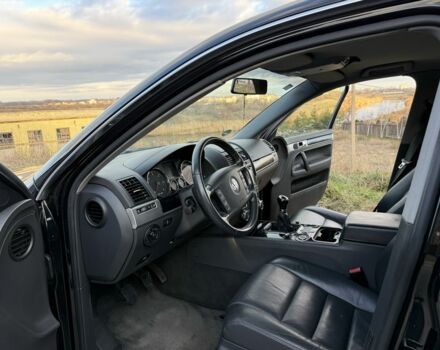 Черный Фольксваген Туарег, объемом двигателя 2.5 л и пробегом 232 тыс. км за 5750 $, фото 13 на Automoto.ua