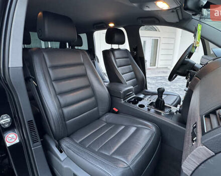 Чорний Фольксваген Туарег, об'ємом двигуна 2.5 л та пробігом 176 тис. км за 9950 $, фото 18 на Automoto.ua