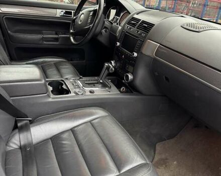 Чорний Фольксваген Туарег, об'ємом двигуна 4.92 л та пробігом 340 тис. км за 6500 $, фото 11 на Automoto.ua