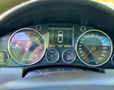 Черный Фольксваген Туарег, объемом двигателя 3 л и пробегом 295 тыс. км за 6900 $, фото 17 на Automoto.ua