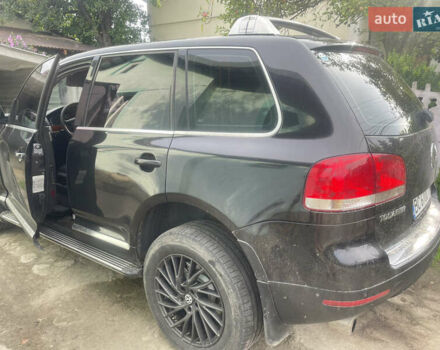 Черный Фольксваген Туарег, объемом двигателя 2.46 л и пробегом 330 тыс. км за 10500 $, фото 8 на Automoto.ua