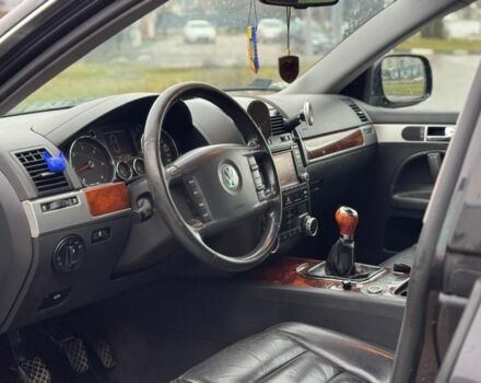 Черный Фольксваген Туарег, объемом двигателя 3 л и пробегом 420 тыс. км за 8000 $, фото 4 на Automoto.ua