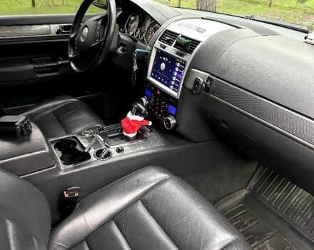 Черный Фольксваген Туарег, объемом двигателя 3 л и пробегом 337 тыс. км за 11000 $, фото 2 на Automoto.ua