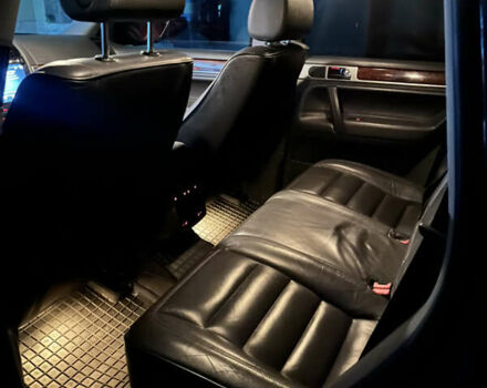 Чорний Фольксваген Туарег, об'ємом двигуна 3 л та пробігом 230 тис. км за 14000 $, фото 42 на Automoto.ua